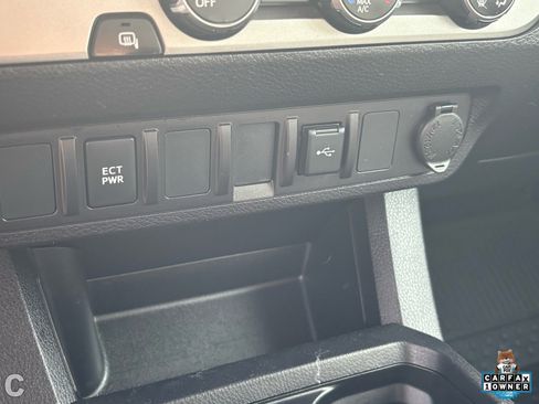 Used 2022 Toyota Tacoma SR image 24