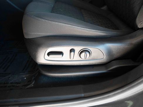 Used 2020 Chevrolet Blazer LT image 12