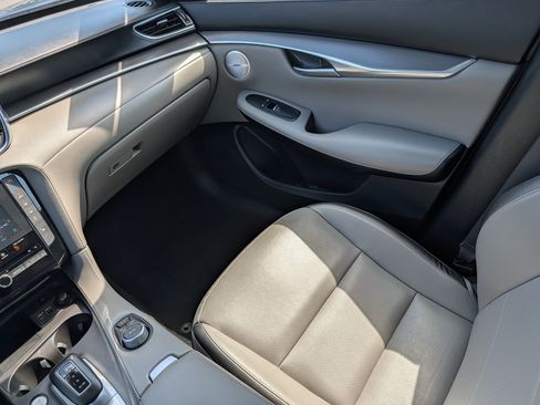 Certified 2023 INFINITI QX50 Luxe AWD/4WD image 11