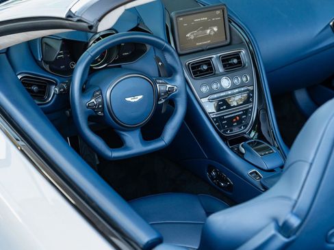 Used 2020 Aston Martin DBS Superleggera Volante RWD image 15