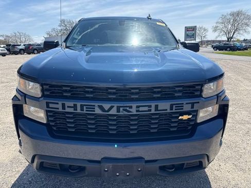 Used 2020 Chevrolet Silverado 1500 Custom w/ Custom Convenience Package AWD/4WD image 2