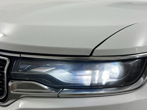 Used 2023 Jeep Wagoneer L Series II image 11