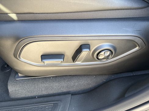New 2025 Jeep Grand Cherokee Altitude AWD/4WD image 17