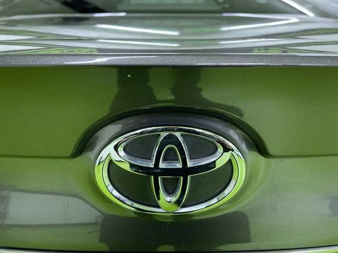 Used 2016 Toyota Camry XSE image 13