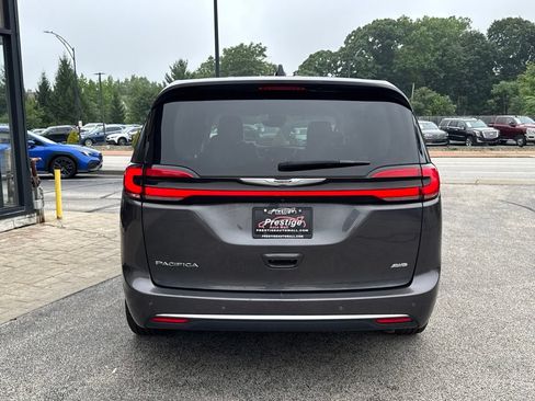 Used 2023 Chrysler Pacifica Touring-L AWD/4WD image 14