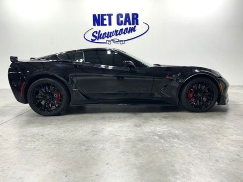 Used 2016 Chevrolet Corvette Z06 w/ 3LZ Preferred Equipment Group RWD image 3