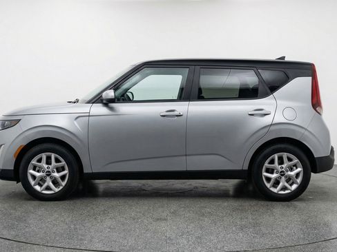 Used 2025 Kia Soul LX w/ LX Technology Package image 5