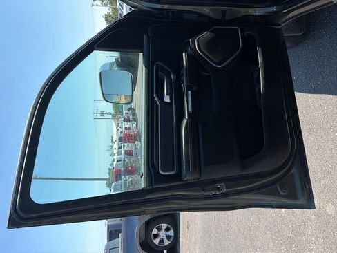 Used 2021 RAM 1500 Laramie AWD/4WD image 10