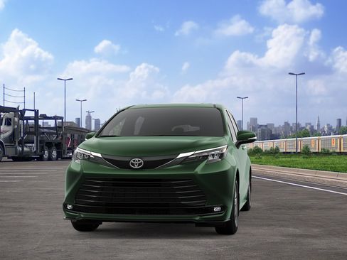 New 2026 Toyota Sienna XLE AWD/4WD image 18