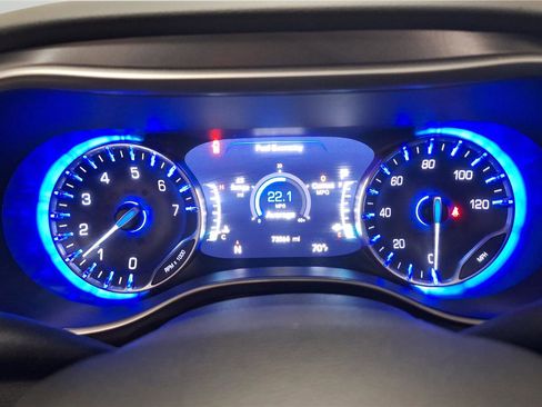 Used 2023 Chrysler Pacifica Touring-L FWD image 15