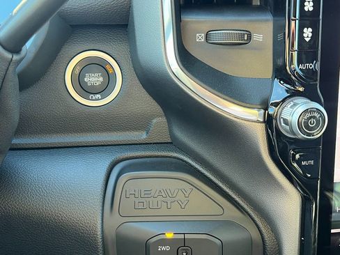 New 2026 RAM 2500 Laramie AWD/4WD image 27
