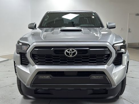 Used 2024 Toyota Tacoma TRD Sport image 2