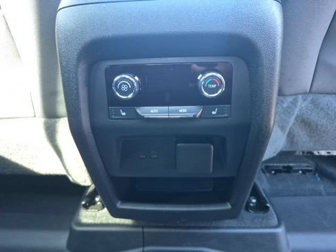 Used 2024 Chevrolet Traverse RS AWD/4WD image 19
