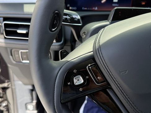 New 2026 Lincoln Aviator AWD image 38