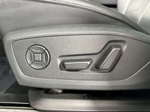 Used 2025 Audi Q3 2.0T Premium image 21