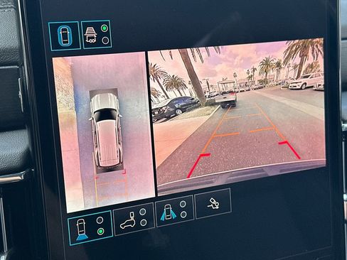 Certified 2025 GMC Yukon Denali image 21