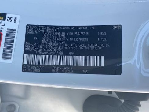 Used 2024 Toyota Grand Highlander AWD image 29