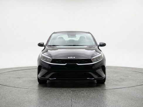 Used 2024 Kia Forte LXS FWD image 2