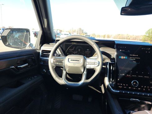 New 2026 GMC Yukon Denali w/ Sun & Power Step Package image 11