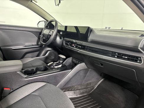 Used 2025 Kia K4 FWD image 28