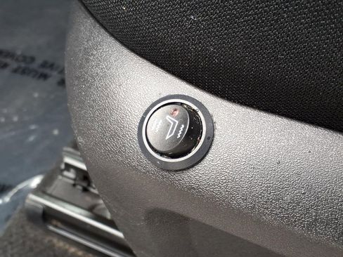 Used 2021 Nissan Rogue SV AWD/4WD image 12