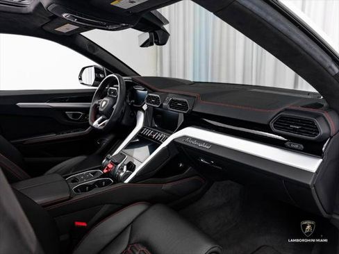 Used 2019 Lamborghini Urus AWD/4WD image 44