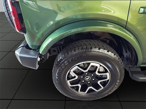 Used 2022 Ford Bronco Outer Banks image 48