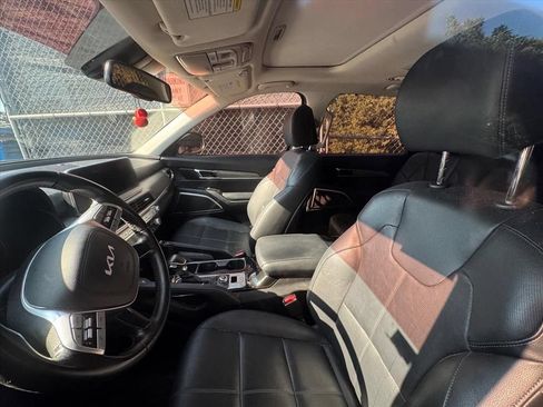 Certified 2022 Kia Telluride EX w/ EX Premium Package FWD image 7