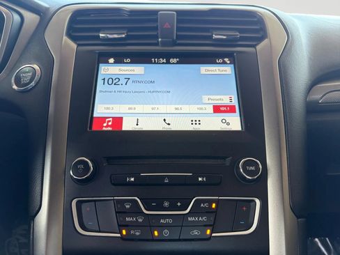 Used 2017 Ford Fusion SE w/ Fusion SE Technology Package FWD image 23