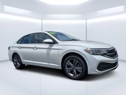 Certified 2023 Volkswagen Jetta SE FWD image 1