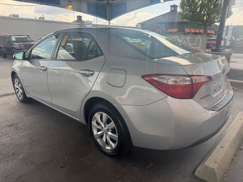 Used 2015 Toyota Corolla LE FWD image 2