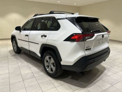 Used 2025 Toyota RAV4 XLE w/ Convenience Package FWD image 3