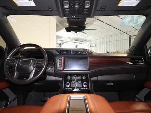 Used 2024 GMC Yukon XL Denali Ultimate AWD/4WD image 34