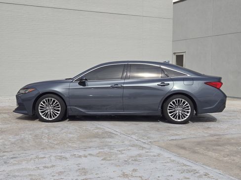 Used 2022 Toyota Avalon Limited w/ Advanced Safety Package image 5