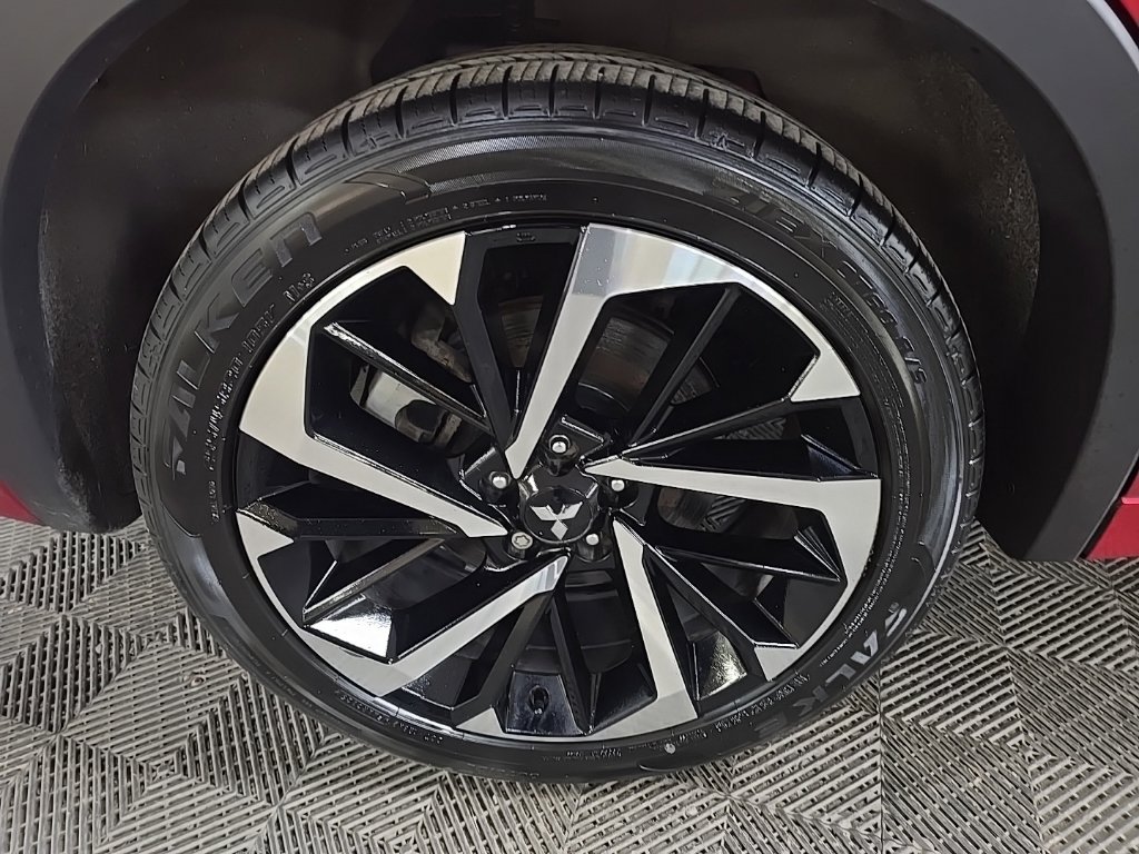 Used 2023 Mitsubishi Outlander SEL AWD/4WD image 14