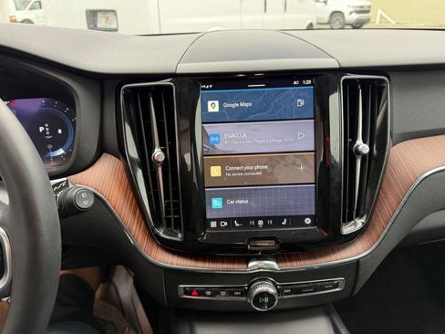 Used 2024 Volvo XC60 B5 Plus image 15