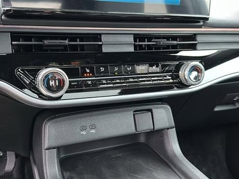 New 2025 Honda Prologue Touring image 17