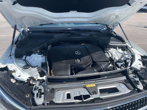 Used 2024 Mercedes-Benz GLC 300 image 32