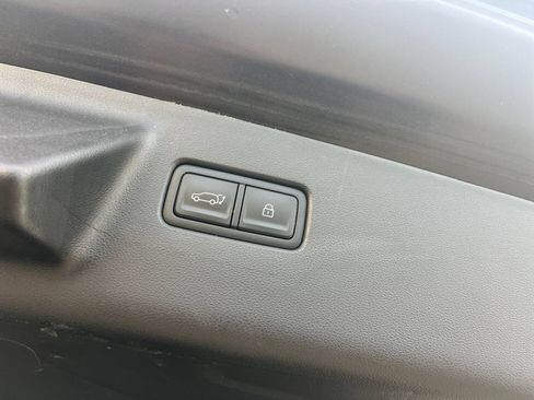 Used 2025 Hyundai Santa Fe SEL FWD image 21