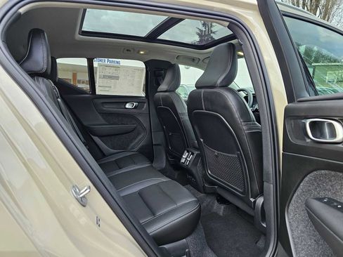 New 2025 Volvo XC40 B5 Ultra w/ Climate Package image 14