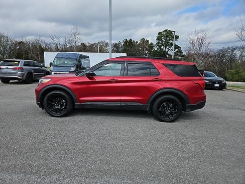 Used 2020 Ford Explorer XLT w/ Equipment Group 202A image 4