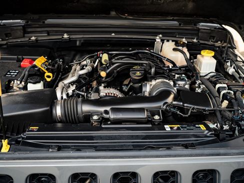 Used 2022 Jeep Gladiator Rubicon w/ LED Lighting Group image 34