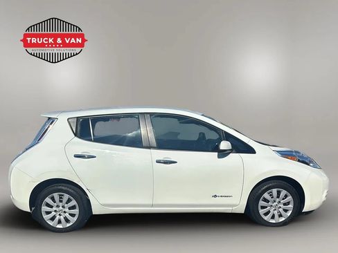 Used 2015 Nissan Leaf S FWD image 7