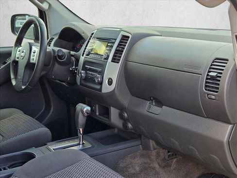 Used 2013 Nissan Frontier SV RWD image 20