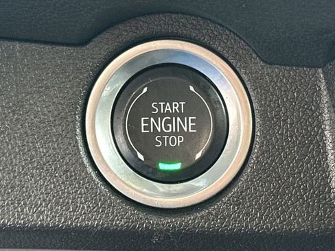 Used 2024 Chevrolet Traverse LT image 35