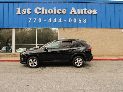 Used 2021 Toyota RAV4 XLE FWD image 8