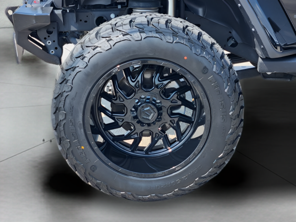Used 2025 Jeep Gladiator Rubicon AWD/4WD image 10