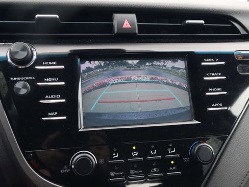 Used 2019 Toyota Camry LE FWD image 23