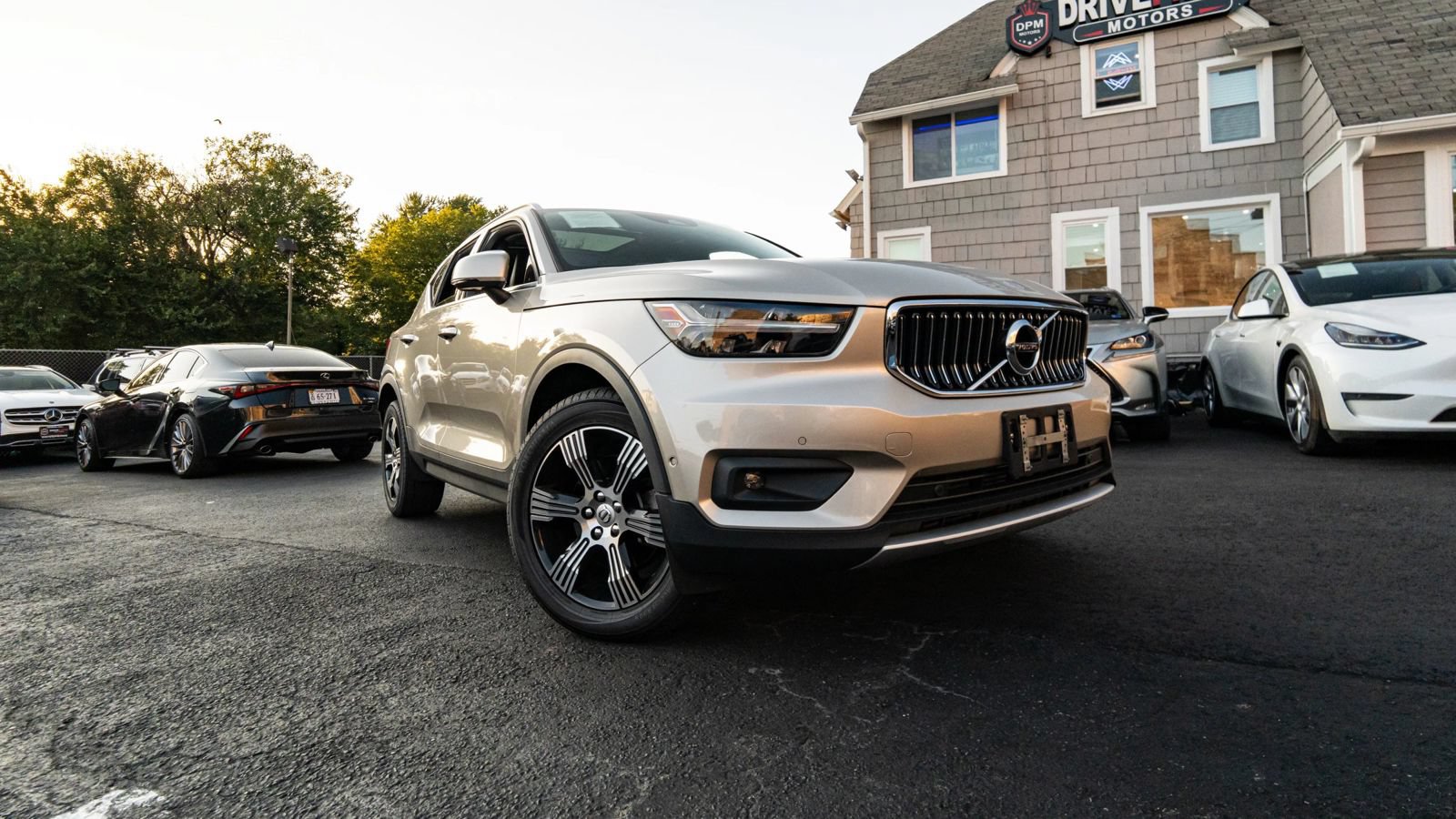 Used 2019 Volvo XC40 T5 Inscription AWD/4WD image 1