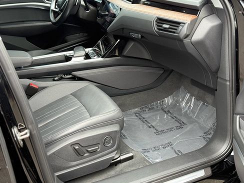 Used 2019 Audi e-tron Premium Plus image 47